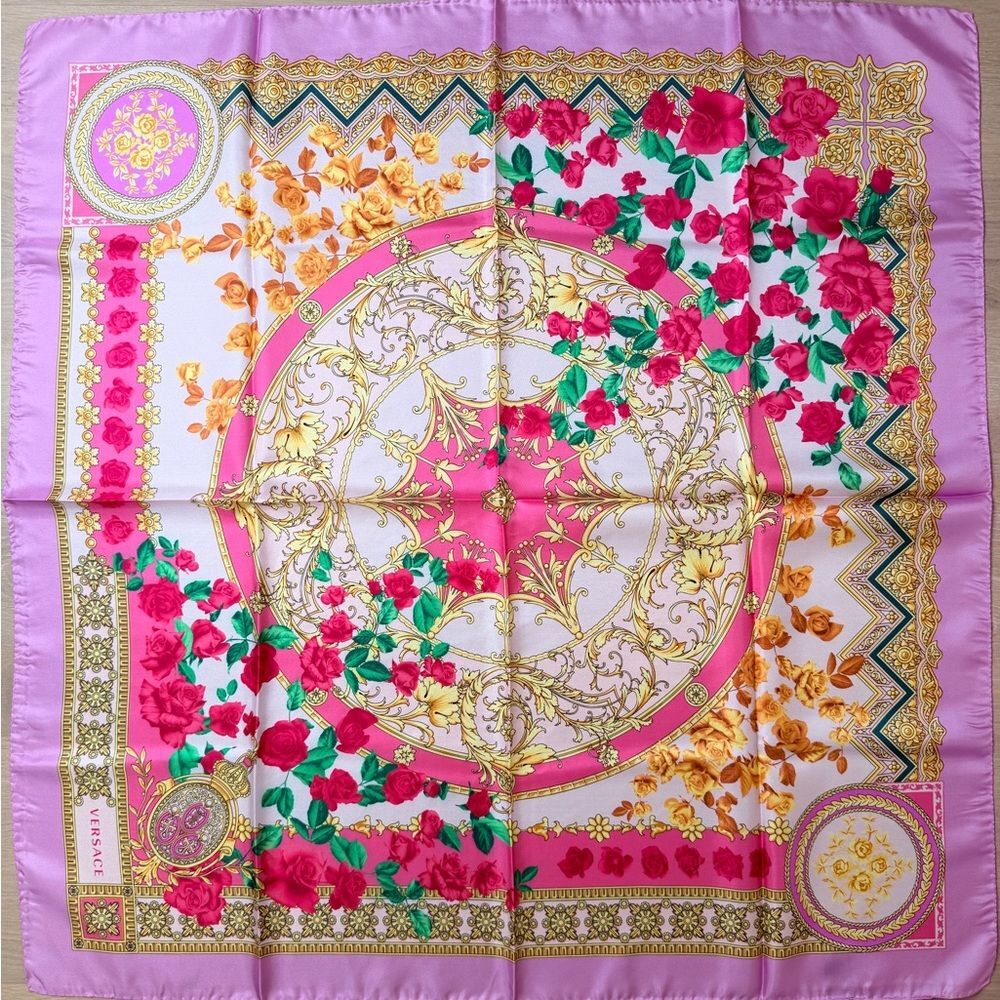 NEW IN BOX ✨ VERSACE SILK TWILL Medusa Hot Pink Roses & Gold Large Scarf